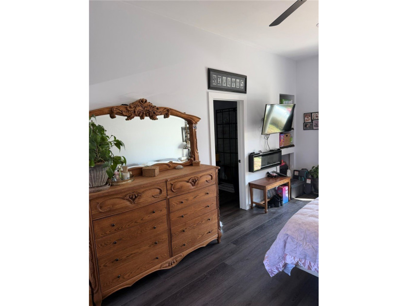 This property includes a 5-bedroom, 3 bath primary residence - photo 29