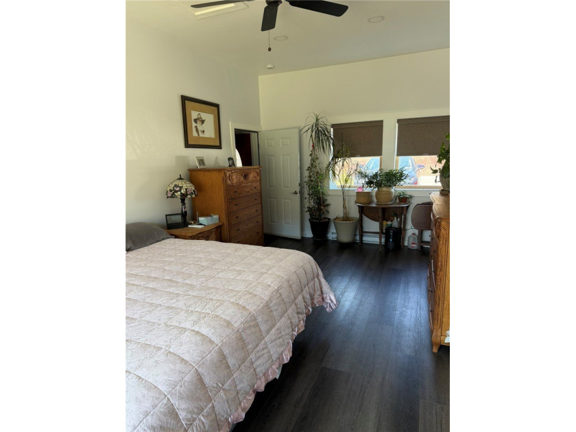 This property includes a 5-bedroom, 3 bath primary residence - photo 30