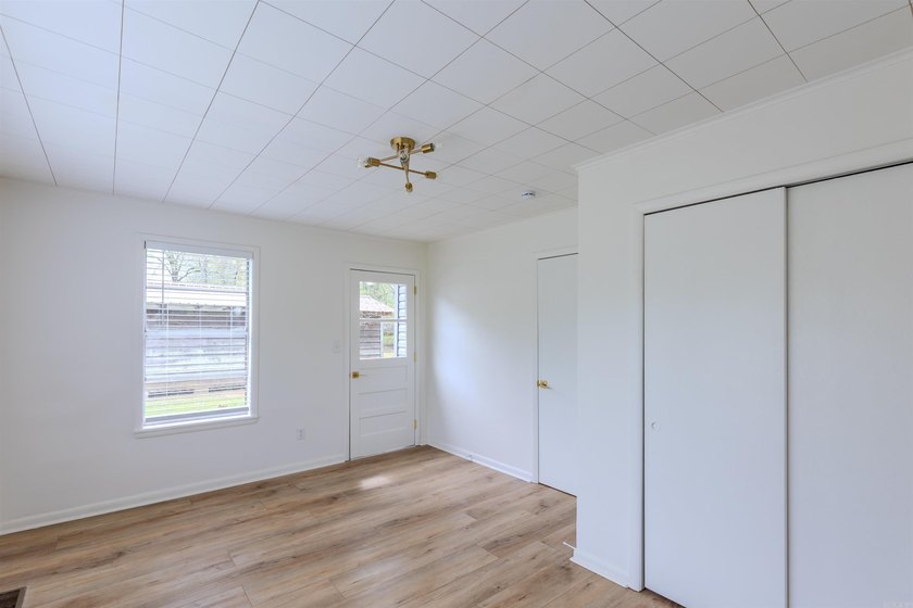 Completely remodeled lakefront home on Harris Brake Lake! This - photo 7