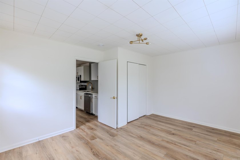 Completely remodeled lakefront home on Harris Brake Lake! This - photo 10