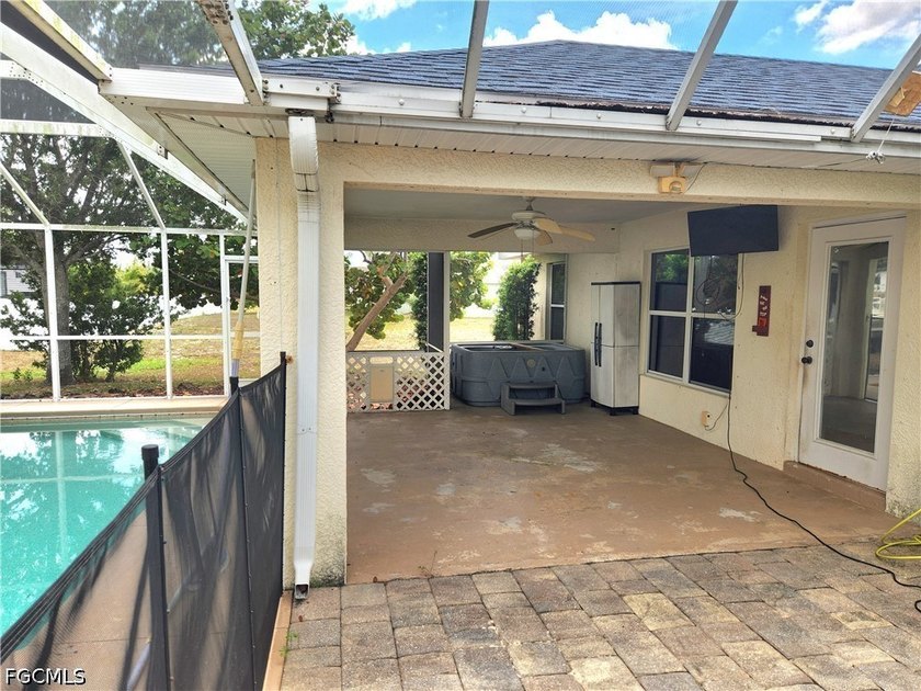 Spacious 4-Bedroom Pool Home in Desirable Gator Circle! Welcome - photo 4