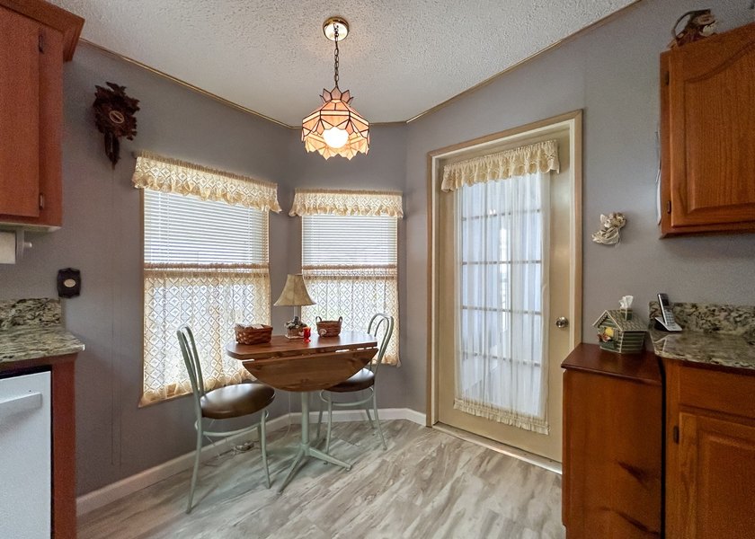This tastefully updated and well maintained 2 bed 2 bath - photo 15