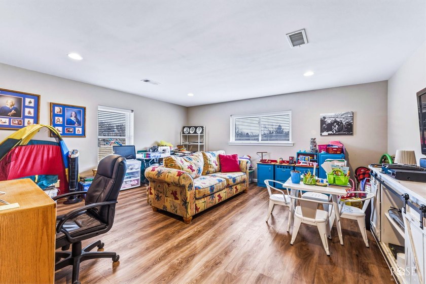 Welcome to 109 Bagpipe in San Angelo, TX! This spacious 3 - photo 23