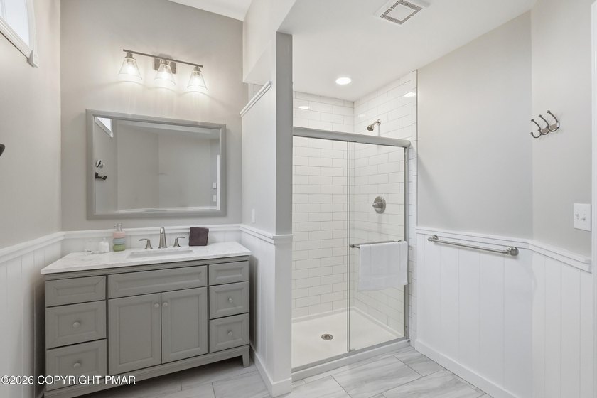 Welcome to your dream Pocono Mountain retreat! This turn-key - photo 25
