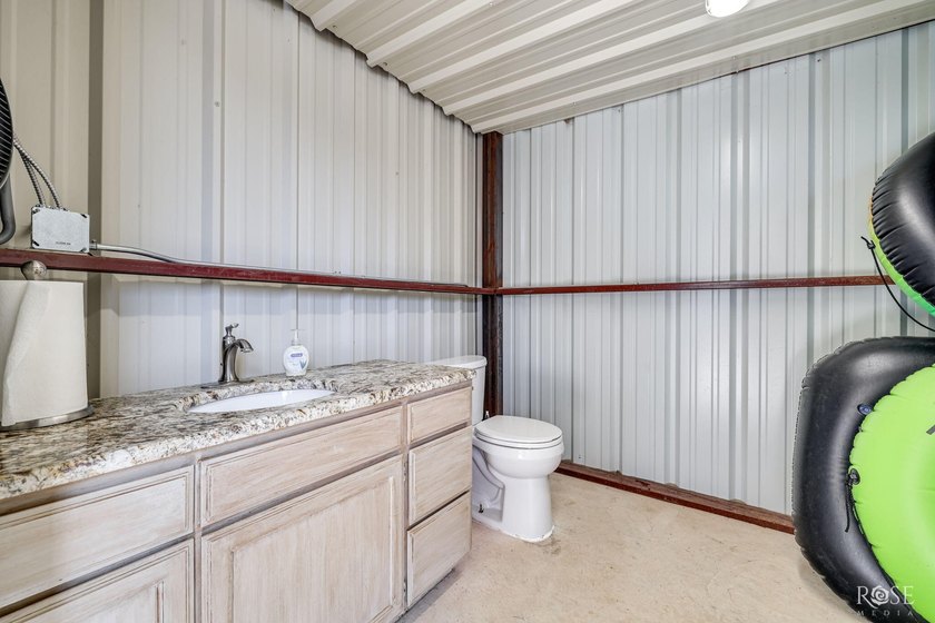 Welcome to 109 Bagpipe in San Angelo, TX! This spacious 3 - photo 26