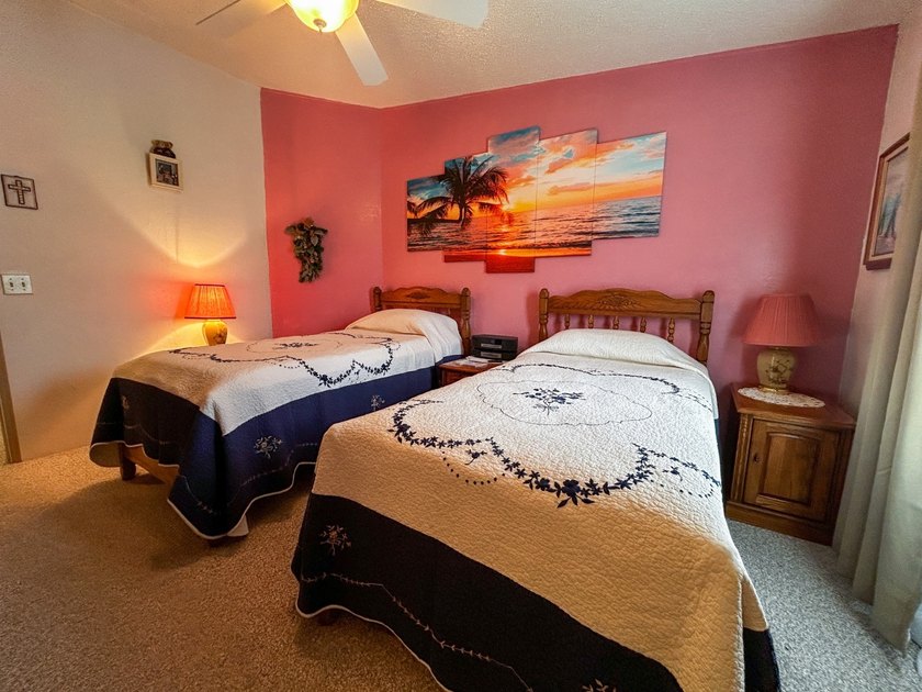 This tastefully updated and well maintained 2 bed 2 bath - photo 33