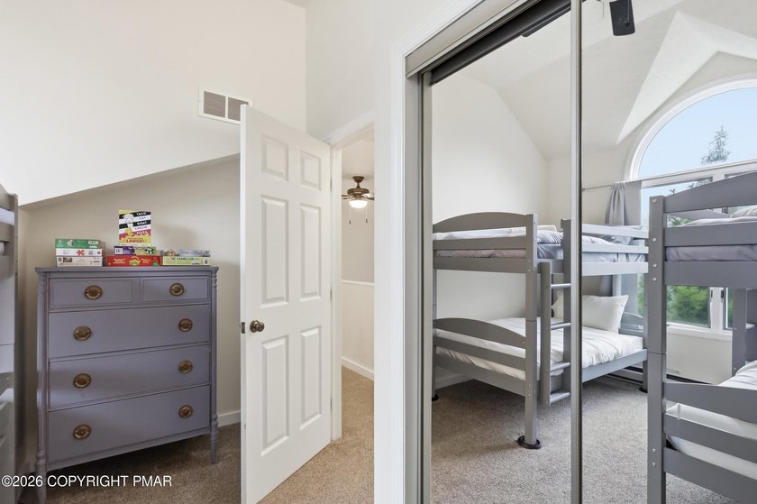 Welcome to your dream Pocono Mountain retreat! This turn-key - photo 33