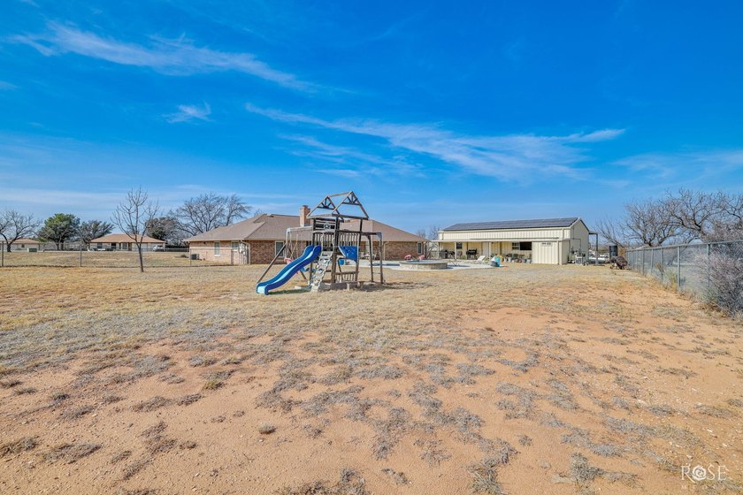 Welcome to 109 Bagpipe in San Angelo, TX! This spacious 3 - photo 33