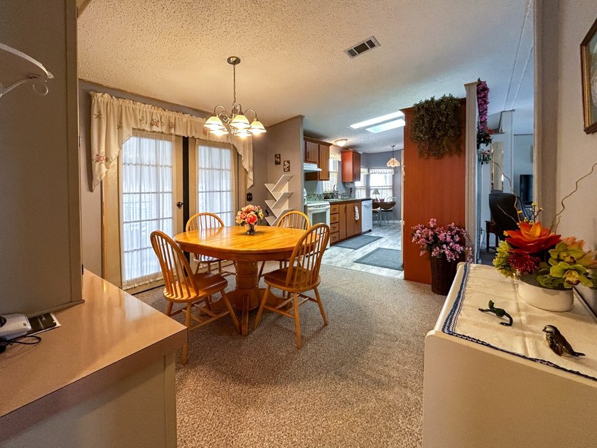 This tastefully updated and well maintained 2 bed 2 bath - photo 36