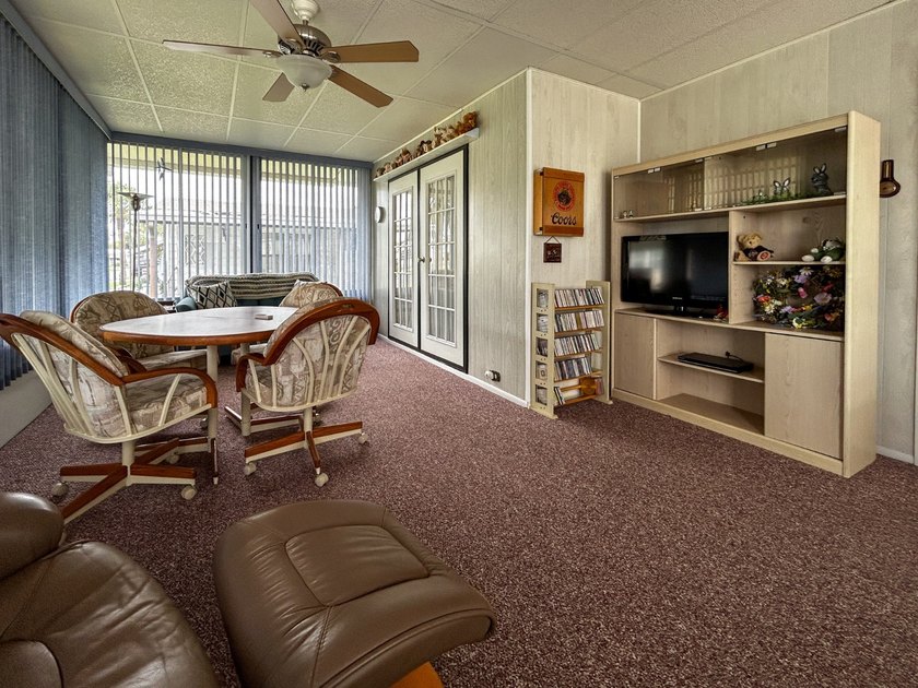 This tastefully updated and well maintained 2 bed 2 bath - photo 38