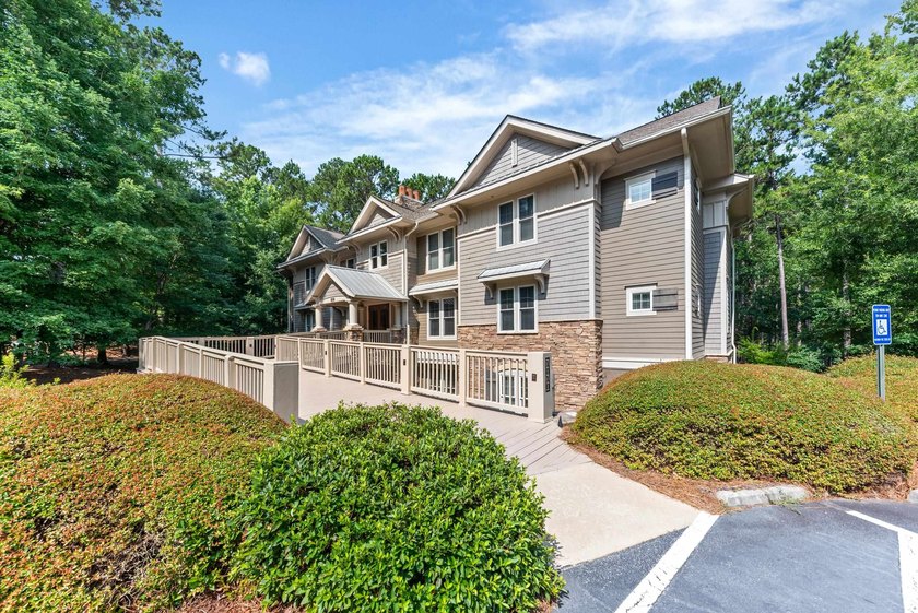 Beautifully renovated 2-bedroom, 2-bath Lake Club Condo with a - photo 41