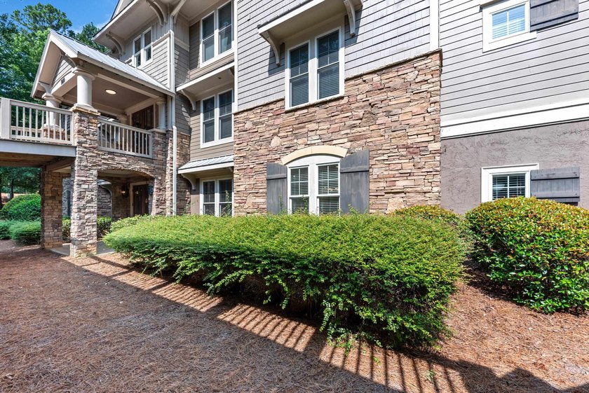 Beautifully renovated 2-bedroom, 2-bath Lake Club Condo with a - photo 43