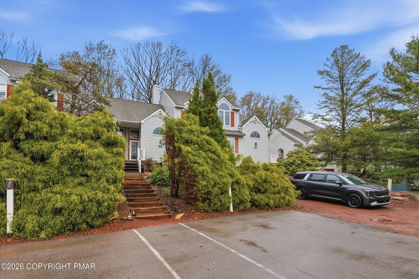 Welcome to your dream Pocono Mountain retreat! This turn-key - photo 44