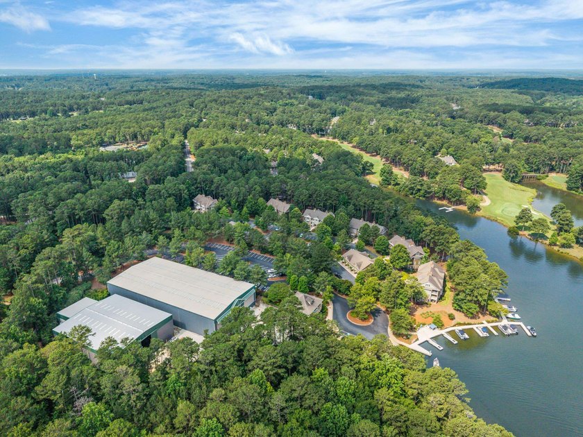Beautifully renovated 2-bedroom, 2-bath Lake Club Condo with a - photo 46