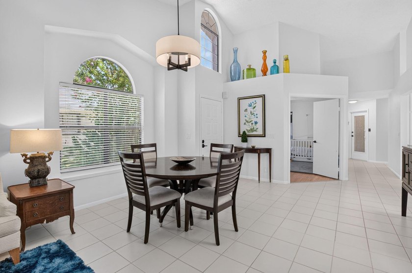 Welcome to this charming 3-bedroom, 2-bathroom villa in 55+ - photo 16