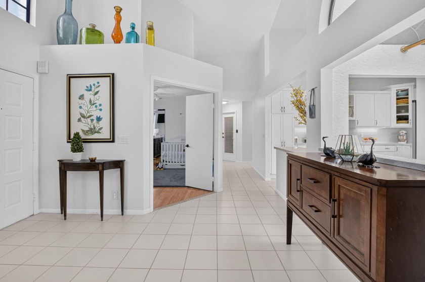 Welcome to this charming 3-bedroom, 2-bathroom villa in 55+ - photo 18