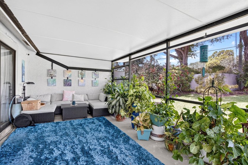Welcome to this charming 3-bedroom, 2-bathroom villa in 55+ - photo 45