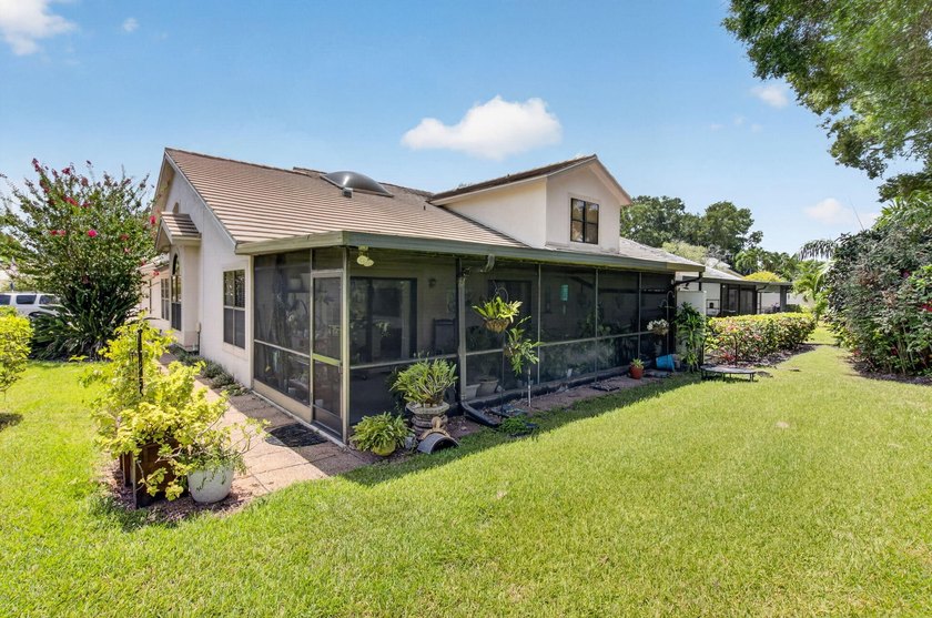 Welcome to this charming 3-bedroom, 2-bathroom villa in 55+ - photo 49