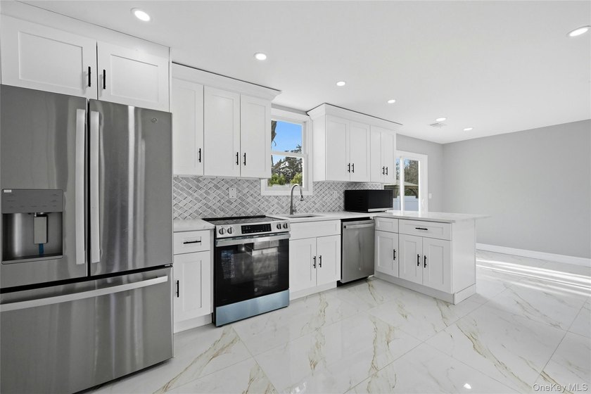 Welcome To 10 Curlin Lane, A Completely Gut-Renovated 4 Bedroom - photo 8