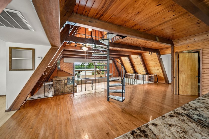 Spectacular custom built home on the bank of the Arkansas River - photo 15