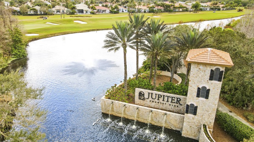 Experience the ultimate Jupiter Country Club lifestyle in this - photo 17