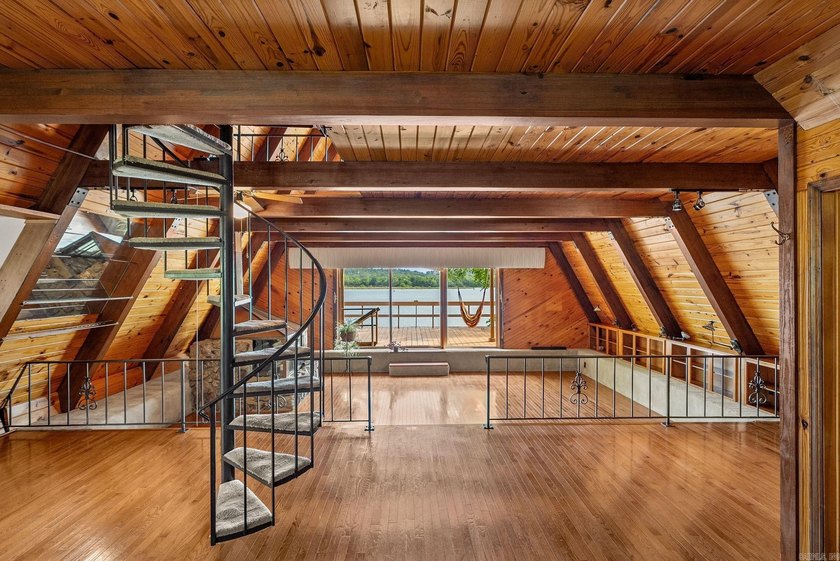 Spectacular custom built home on the bank of the Arkansas River - photo 19