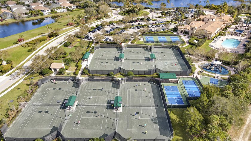 Experience the ultimate Jupiter Country Club lifestyle in this - photo 19