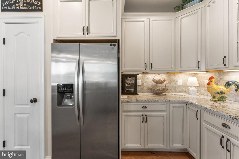 WATERVIEWS &amp; PIER--ON THE POINT: Much admired since it first - photo 15