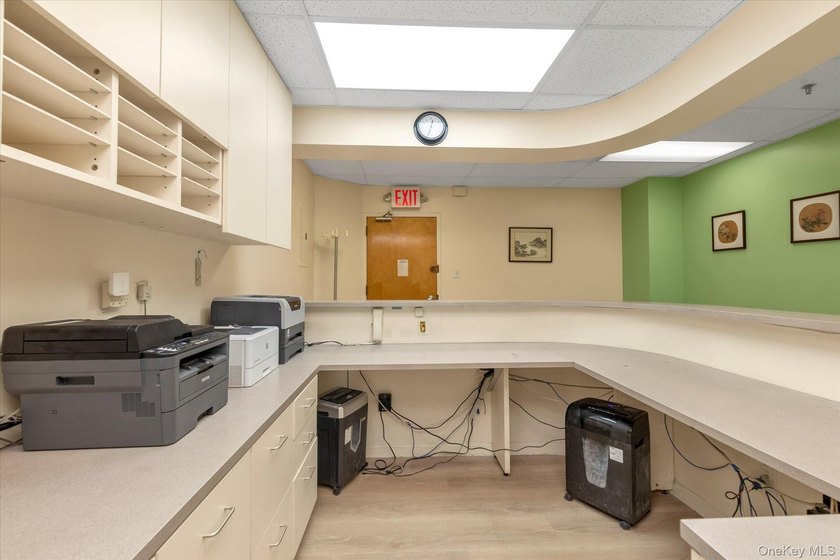 Discover an exceptional opportunity to acquire a 1,600 square - photo 6