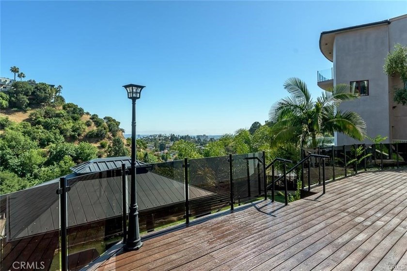 Three levels above the city with picturesque views from every - photo 4