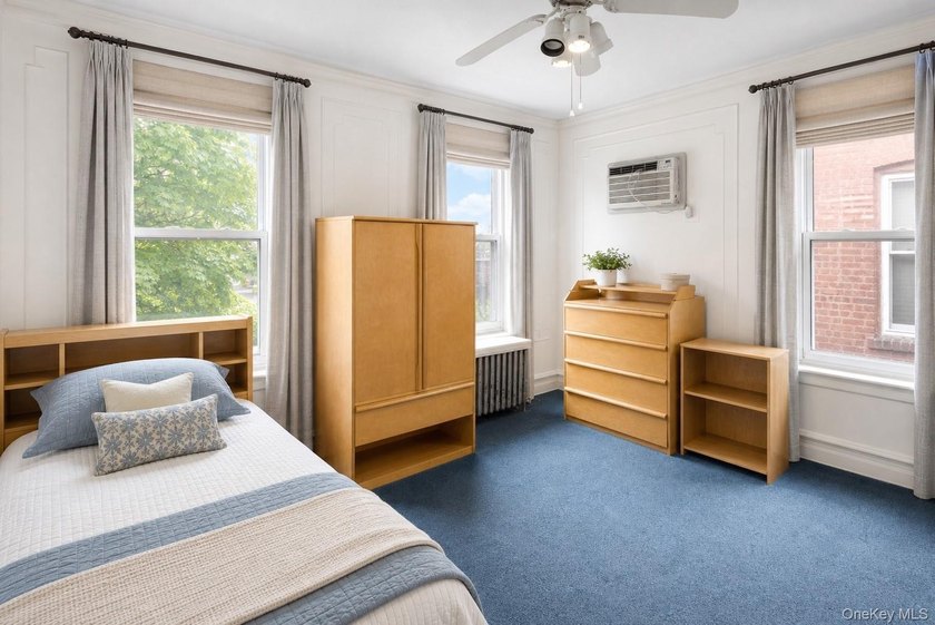 A 3 bedroom, 2.5 bath home in the Midwood section of Brooklyn - photo 8