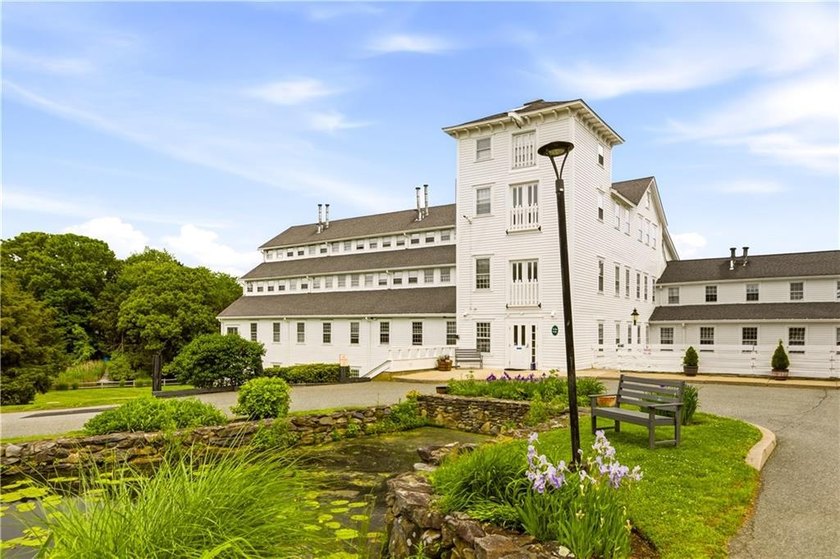 A rare opportunity to own a residence in Hamilton Harbour's - photo 4