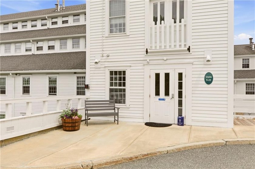 A rare opportunity to own a residence in Hamilton Harbour's - photo 5