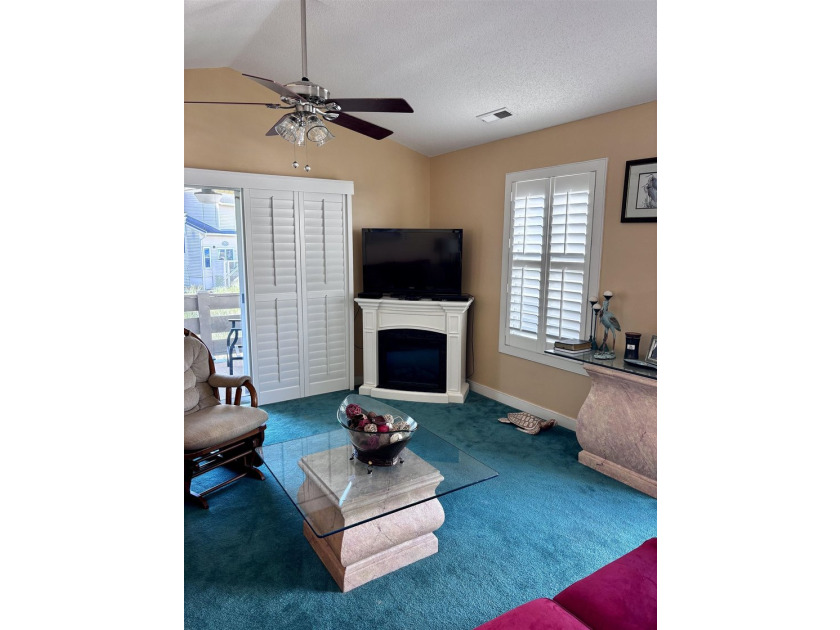 Rare offering of this fully furnished and very well maintained - photo 3