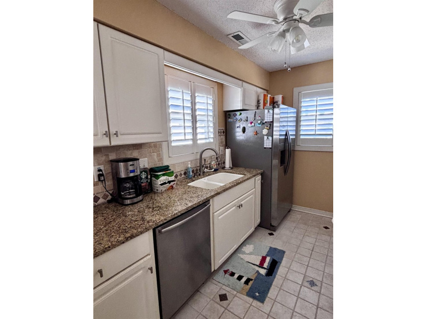 Rare offering of this fully furnished and very well maintained - photo 10