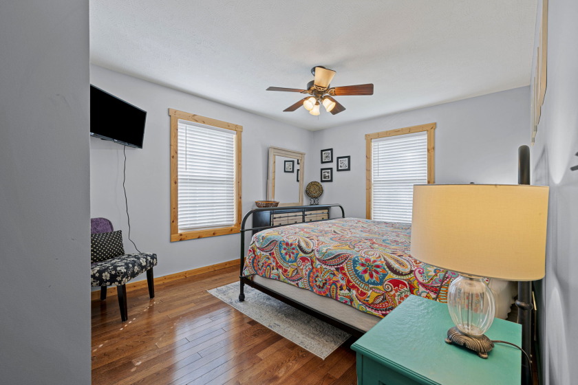Adorable Lake Home In Linwood Park With Dock - photo 23