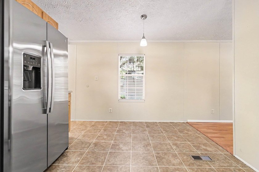 Location! Location! Location! Move in ready! Inlet living and - photo 10