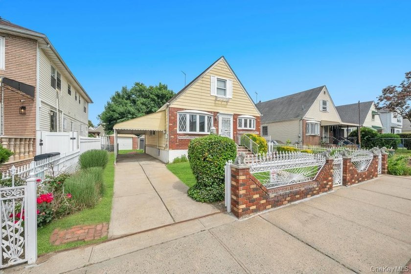 Welcome to this beautifully maintained 4-bedroom, 3 full - photo 4