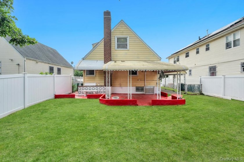Welcome to this beautifully maintained 4-bedroom, 3 full - photo 6