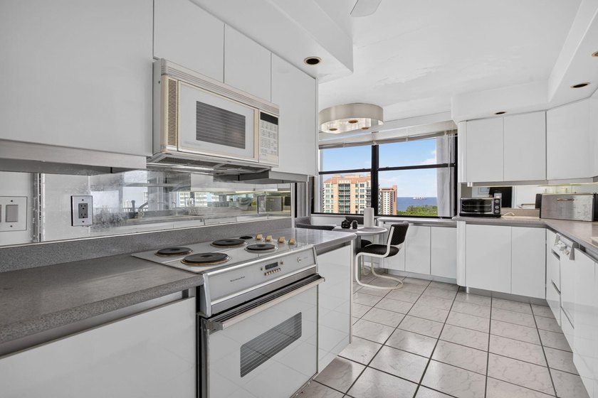What an Amazing Listing! Wow. Direct Intracoastal. Ocean view - photo 11
