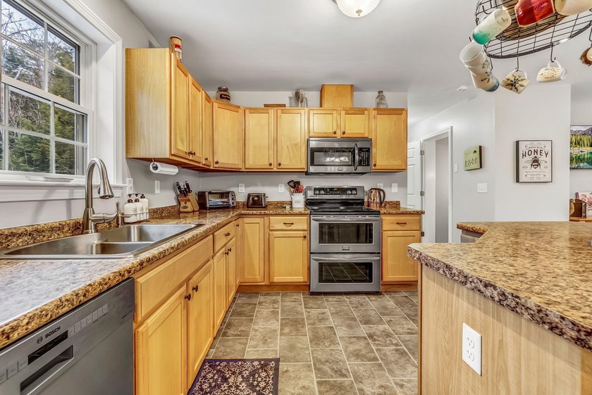 Welcome to 89 Boot Cove Lane, where privacy, comfort, and - photo 37