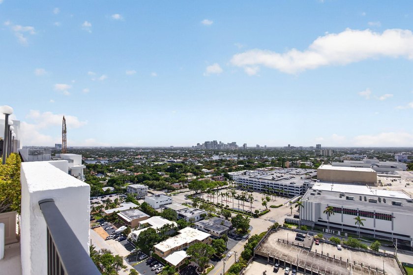 What an Amazing Listing! Wow. Direct Intracoastal. Ocean view - photo 38