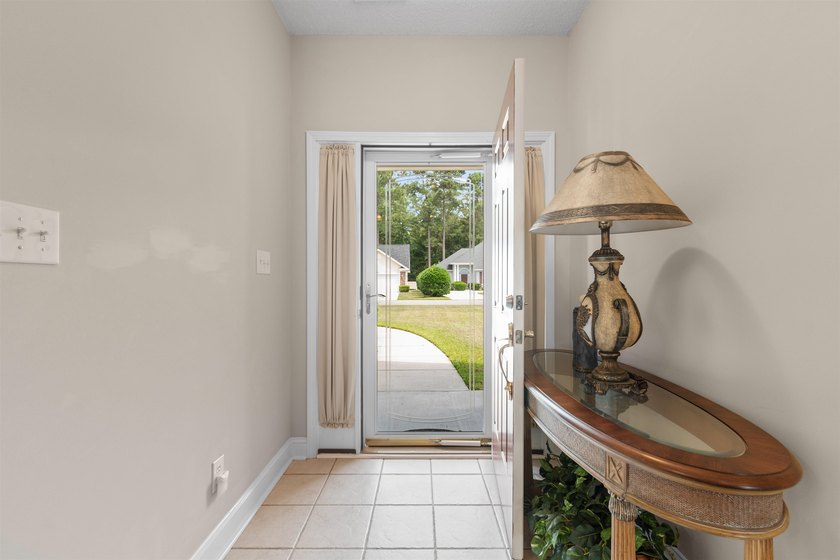 Wonderful 3-bedroom, 2-bathroom retirement home in the highly - photo 4