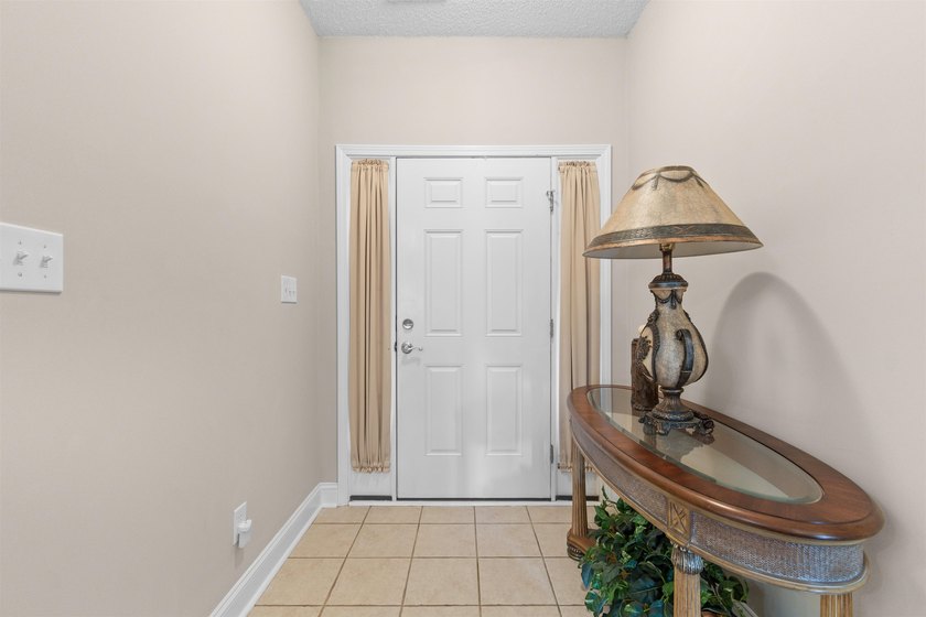 Wonderful 3-bedroom, 2-bathroom retirement home in the highly - photo 5