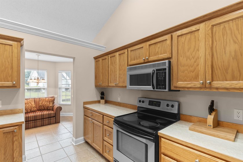Wonderful 3-bedroom, 2-bathroom retirement home in the highly - photo 8
