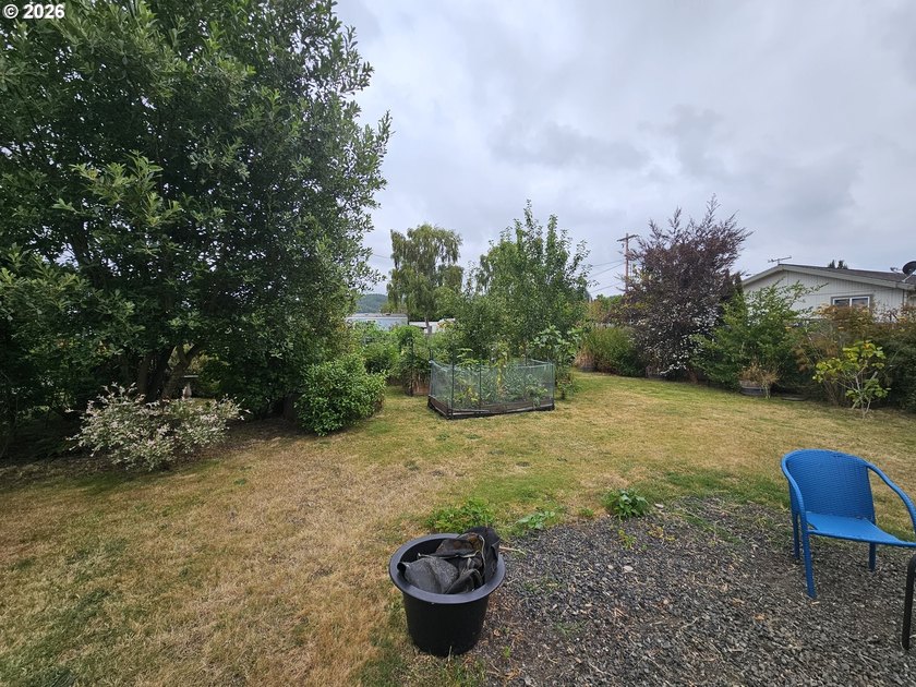 TOWN AND COUNTRY: Deluxe newer (2019) manufactured home in great - photo 17