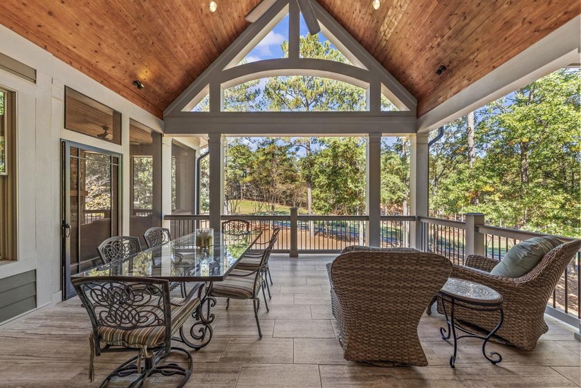 Welcome to refined luxury living in the heart of Reynolds Lake - photo 20