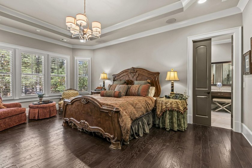 Welcome to refined luxury living in the heart of Reynolds Lake - photo 24