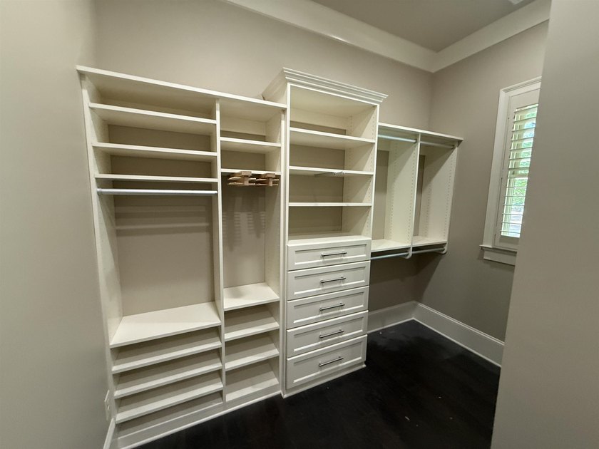 Welcome to refined luxury living in the heart of Reynolds Lake - photo 31