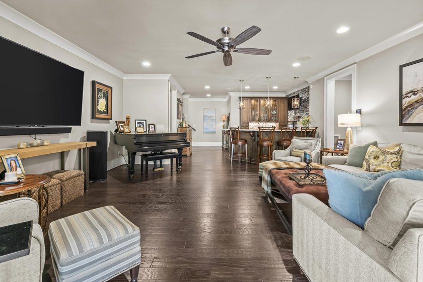 Welcome to refined luxury living in the heart of Reynolds Lake - photo 37